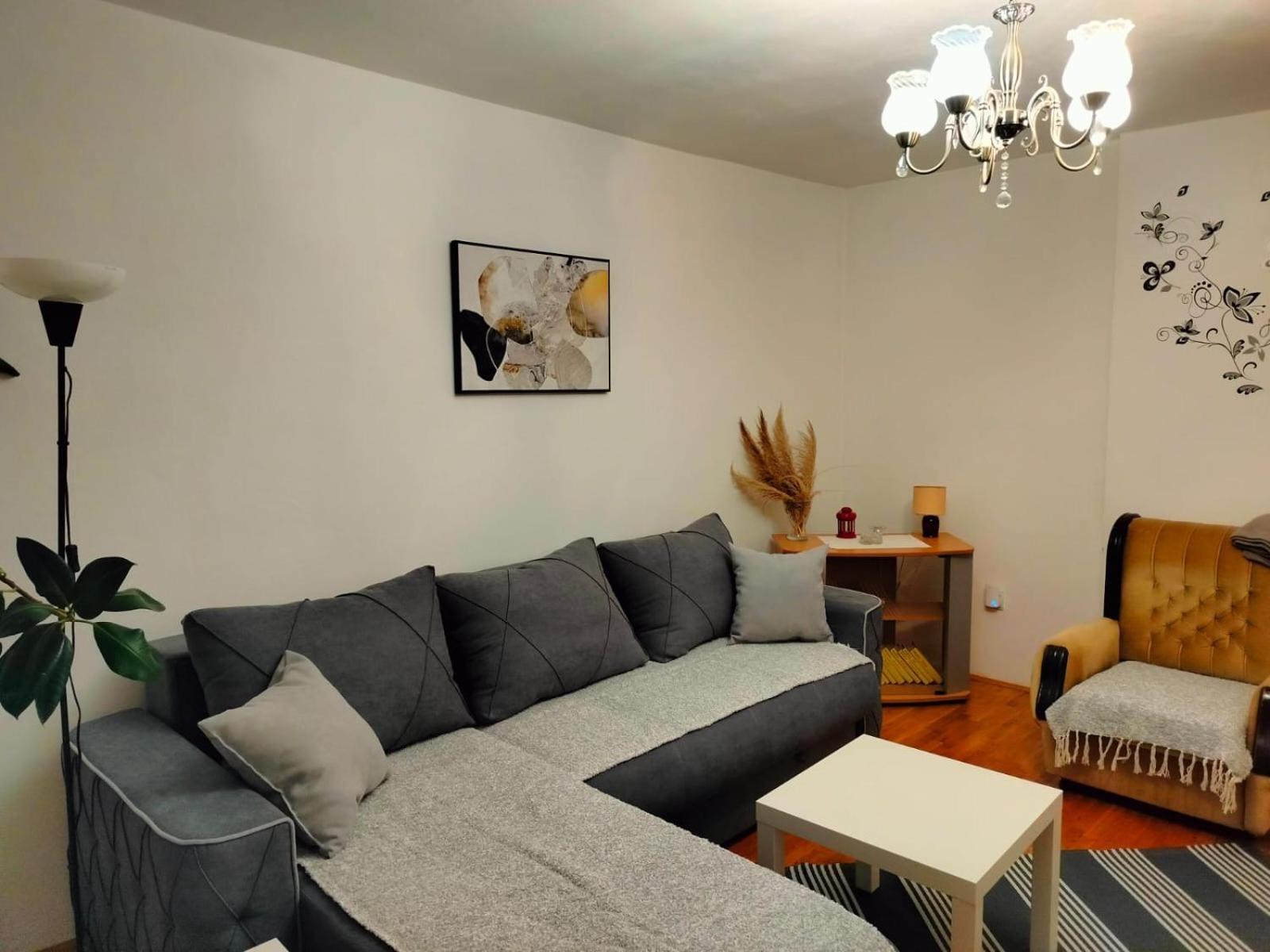 Kelizual Apartment Gornji Milanovac Exterior foto